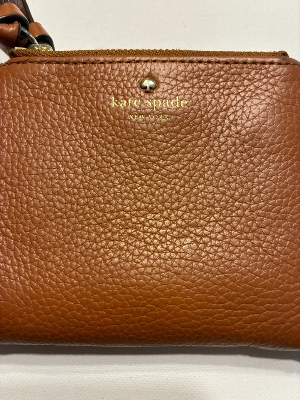 Kate Spade New York EUC Leila Slim Bifold Tan Leather Wallet